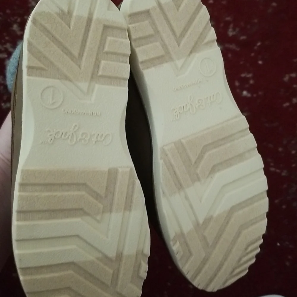 NWOT Cat & Jack Size 1 Boots - Picture 4 of 4